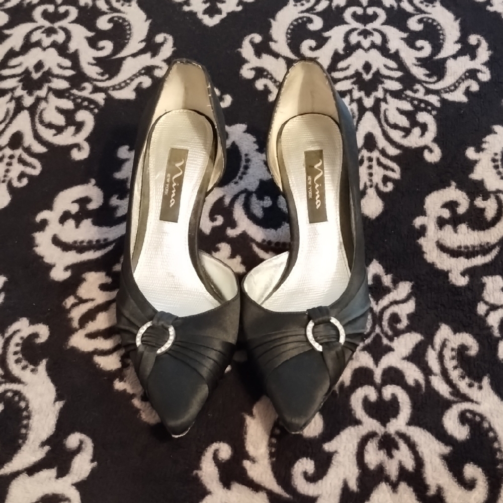 Vaneli Black Pointed Toe Heels With Decorative Ac… - image 1